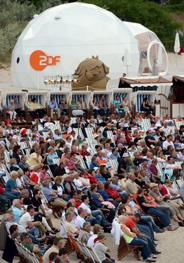 3 ZDF Fussballstrand 2012 ZENDOME Geodaetisches Domezelt