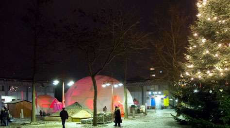 3 Stadt Dachau Winterflair 2012 ZENDOME Geodaetische Domezelte Copyright Marco Igel